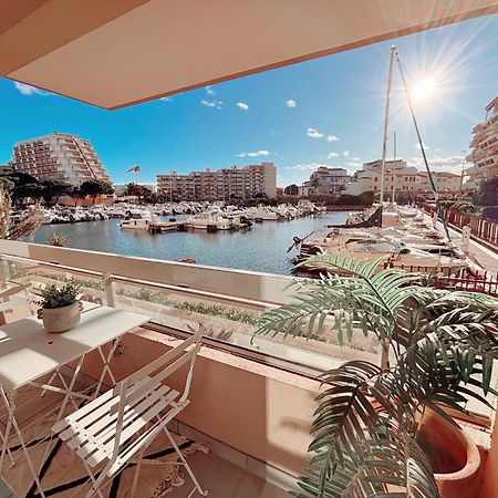 Magnifique T2 Au Calme Avec Une Superbe Vue Sur Le Port Кане Екстериор снимка