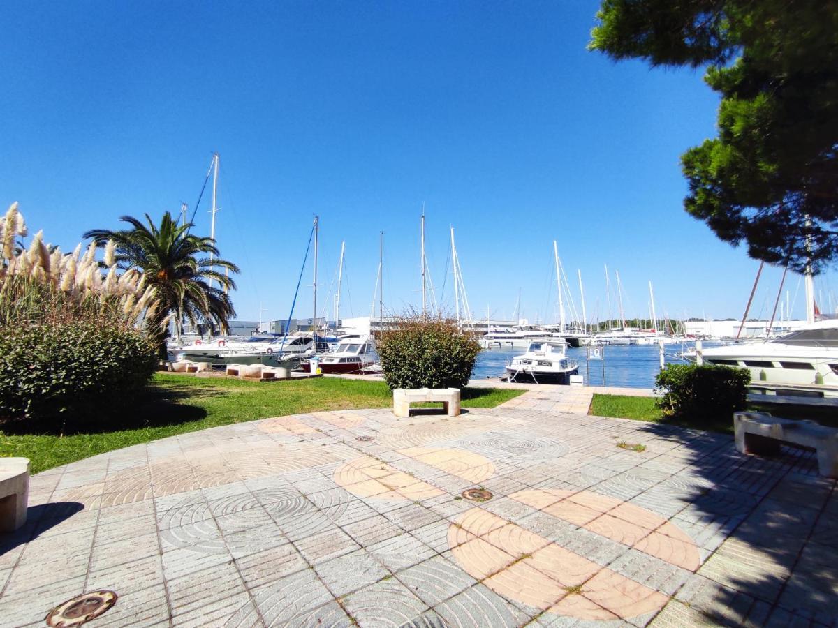 Magnifique T2 Au Calme Avec Une Superbe Vue Sur Le Port Кане Екстериор снимка