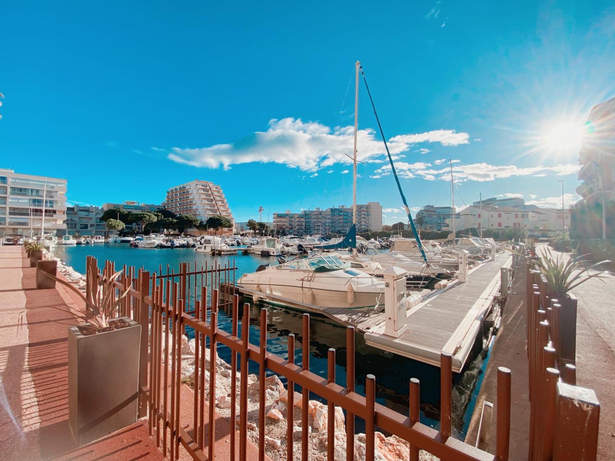 Magnifique T2 Au Calme Avec Une Superbe Vue Sur Le Port Кане Екстериор снимка